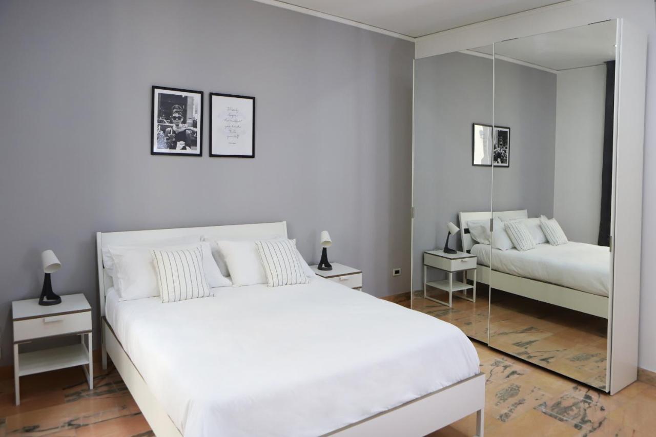 Modern Apartment At Piazza Del Gesu' By Wonderful Italy Neapel Exterior foto