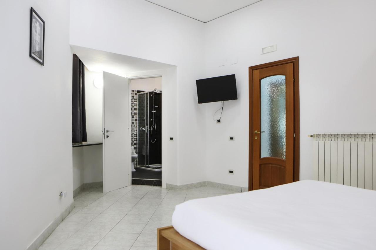 Modern Apartment At Piazza Del Gesu' By Wonderful Italy Neapel Exterior foto